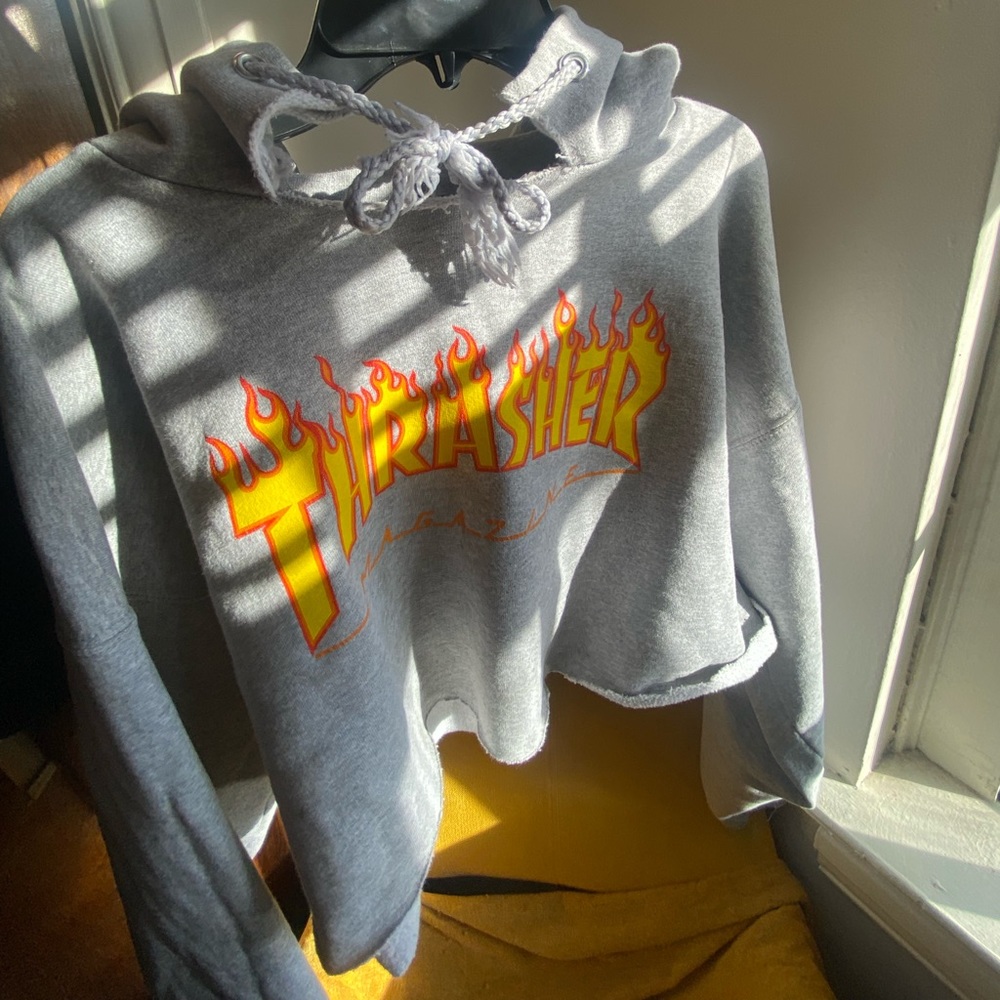 Cropped grey Thrasher Magazine hoodie